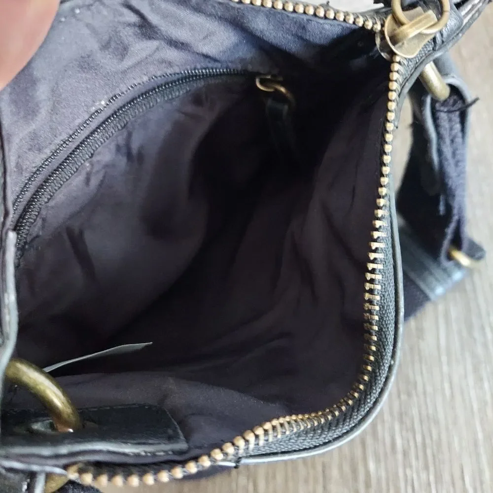 Time and Tru Women's Bentley Crossbody Handbag - Black